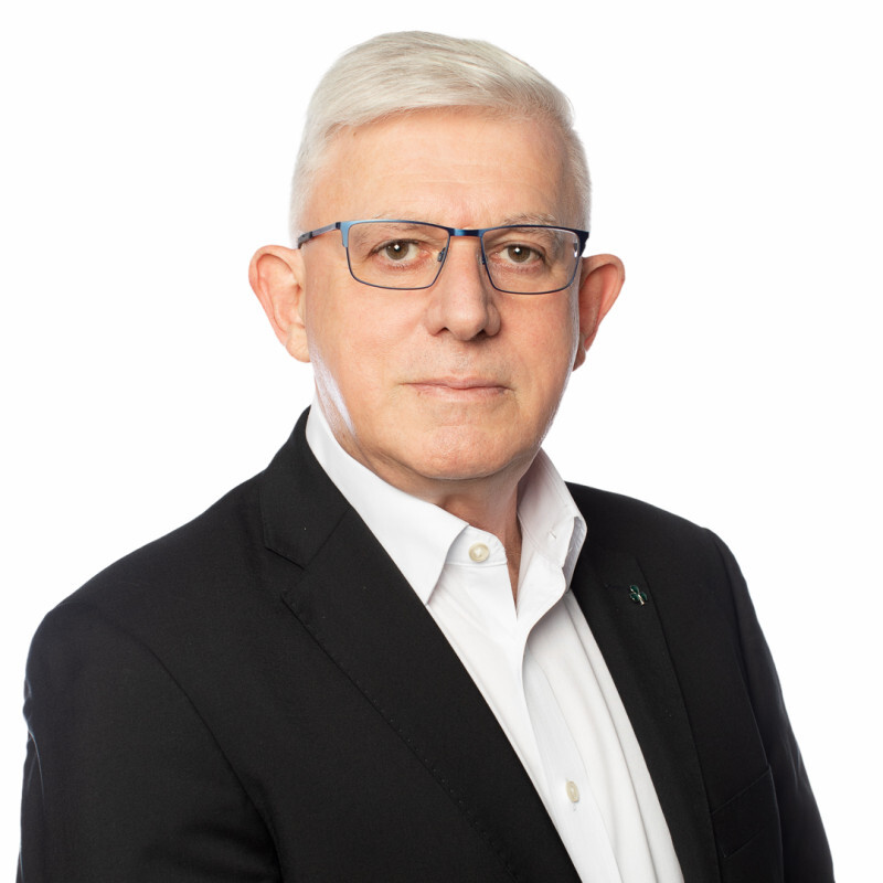 dr_simon_mac_rory_2__linkedin_.jpg.pagespeed.ce.BjpLFViIhV