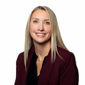 julie_mcandrew__linkedin_.jpg.pagespeed.ce.decxlvW5lp